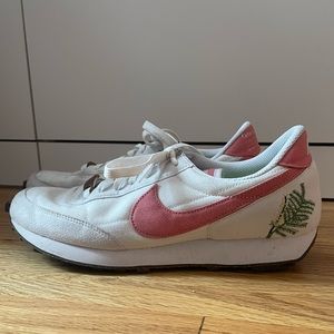 NIKE embroidered Daybreak sneakers